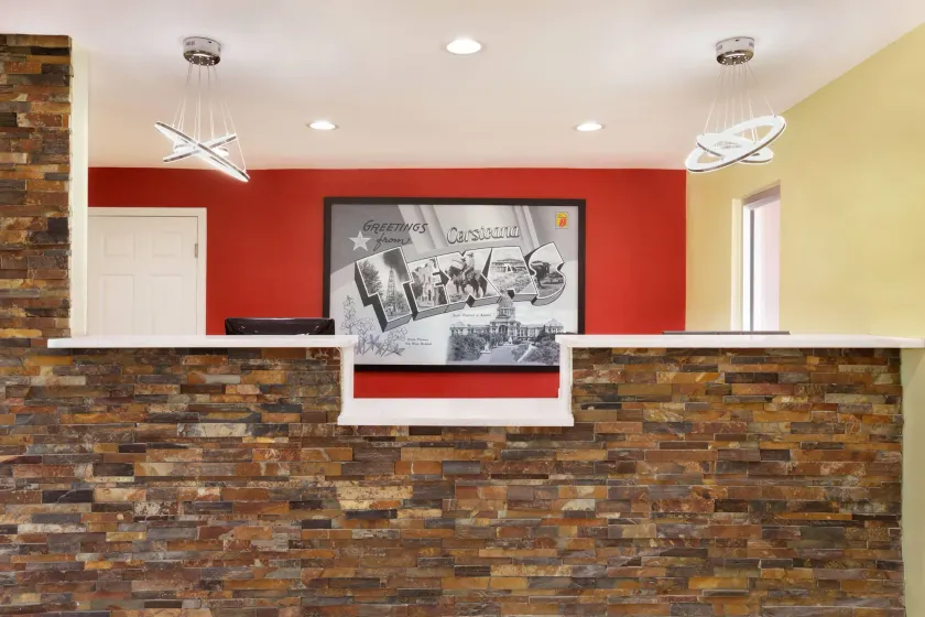 Super 8 by Wyndham Corsicana - Hall