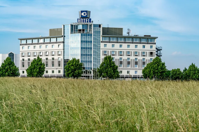 Globana Airport Hotel - Image 1