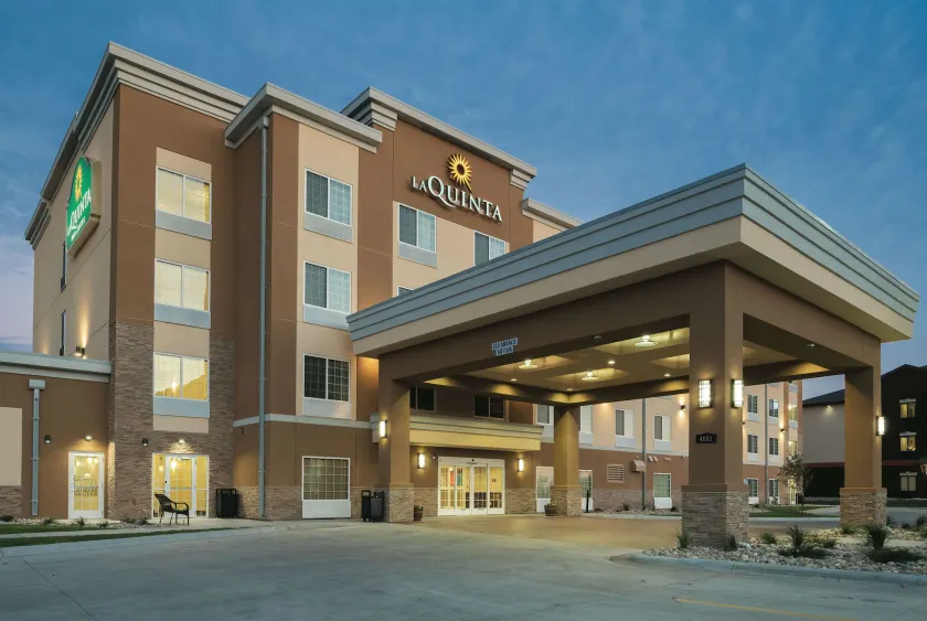 La Quinta by Wyndham Grand Forks - Image 1