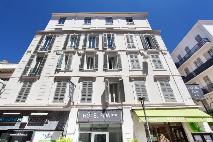 Hôtel PLM - Image 1