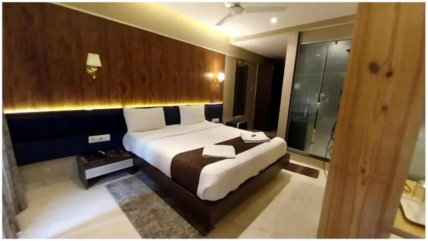 Hotel Merakee - Near Dahisar Mira Road Mumbai - Image 1