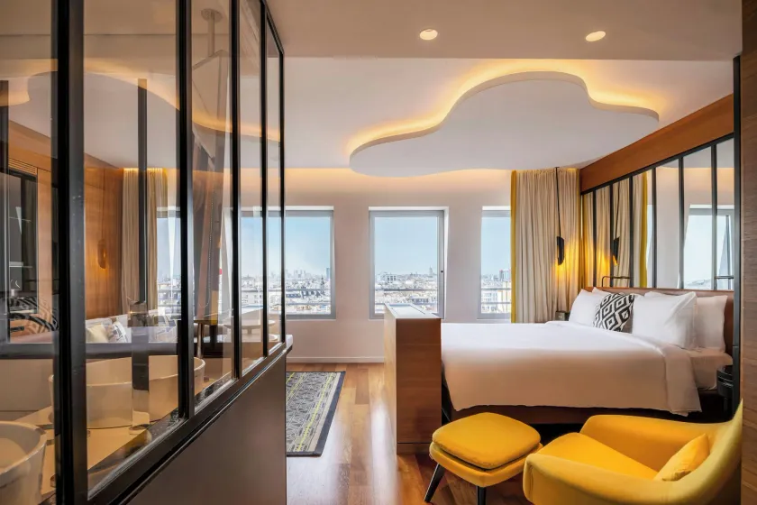 Renaissance Paris Republique Hotel & Spa - Image 1