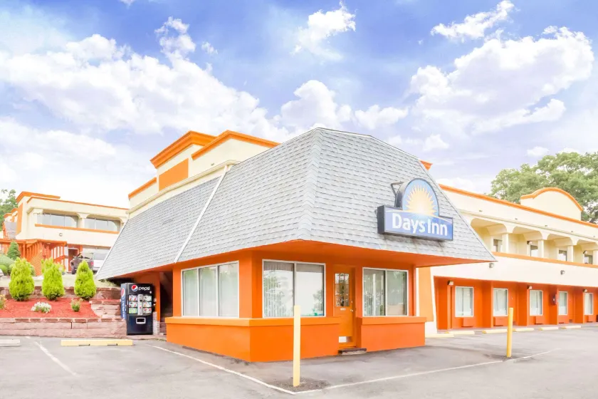 Days Inn by Wyndham Tannersville - Image 1