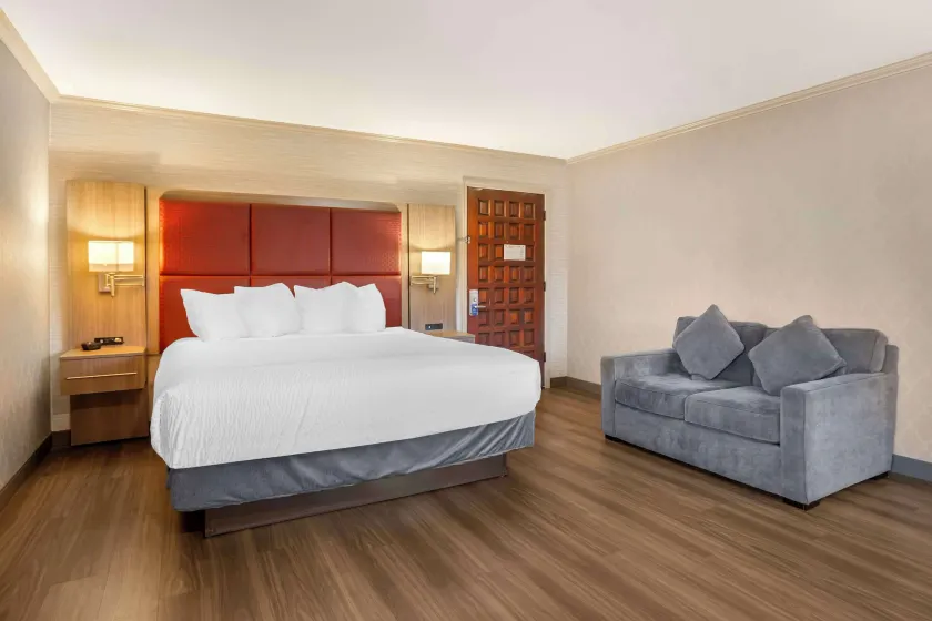 Best Western Inn Santa Cruz - Image 1