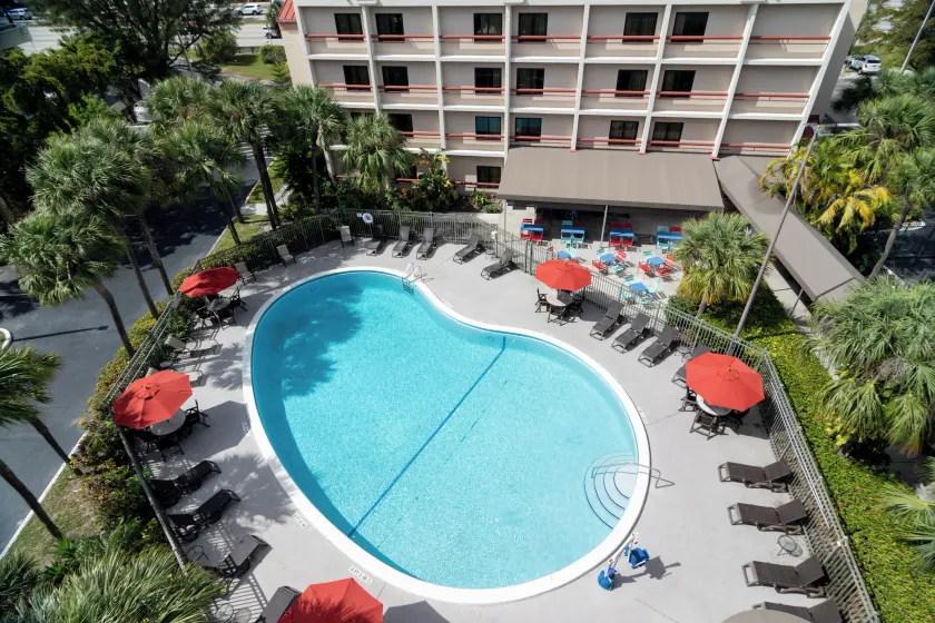 Red Roof Inn PLUS Miami Airport - Image 1