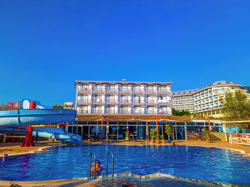 Elysium Elite Hotel - Image 1