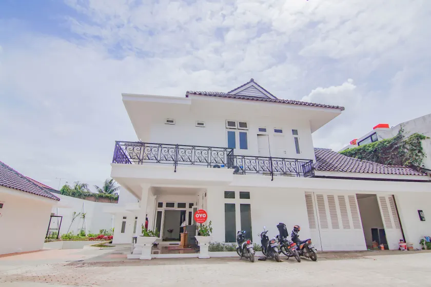 Capital O 90342 Kemang Garden - Image 1