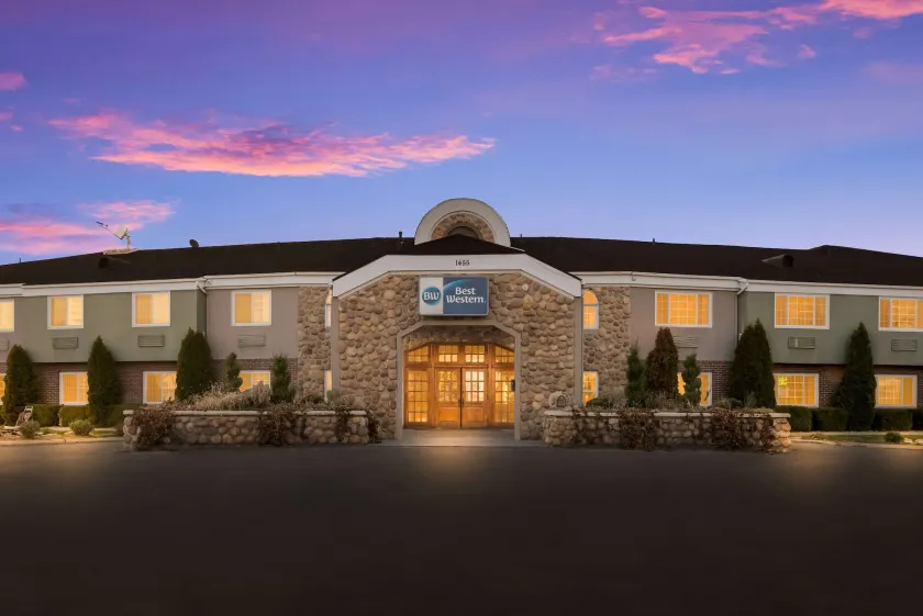 Best Western Mountain View Inn - Image 1
