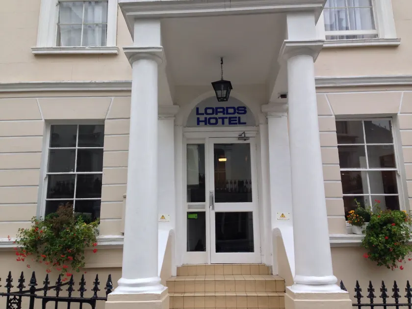 Lords Hotel - Image 1