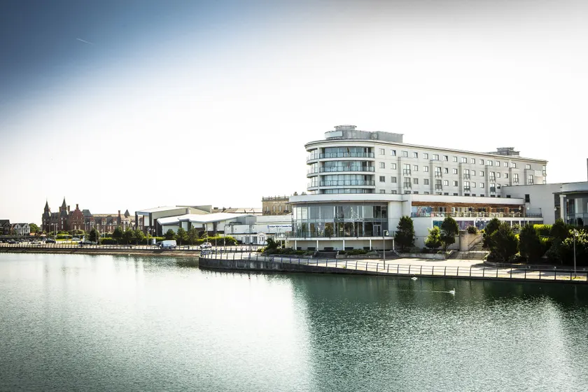 Waterfront Southport Hotel - Image 1