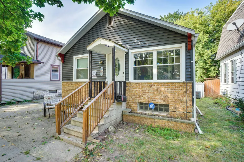 Walk to Main St Fond du Lac: Retreat w/ Yard - Image 1