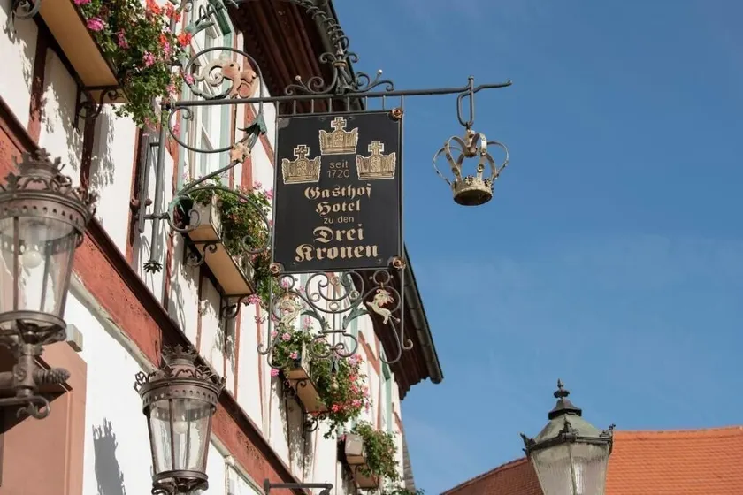 Hotel Zu den Drei Kronen - Image 1