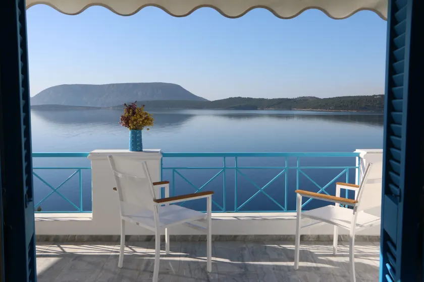 Grand Bleu Apartments & Villas - Image 1