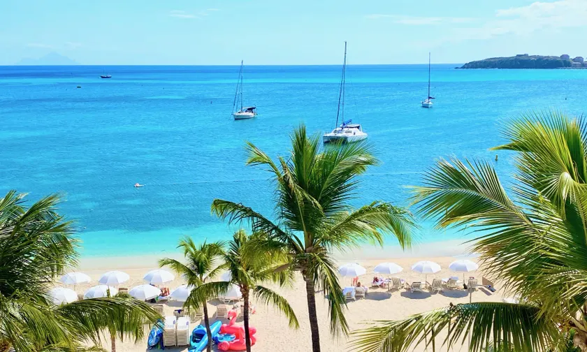 Holland House Beach Hotel - Image 1