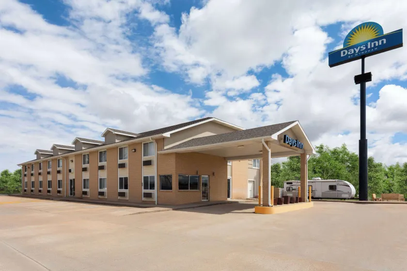 Days Inn by Wyndham Ogallala - Image 1