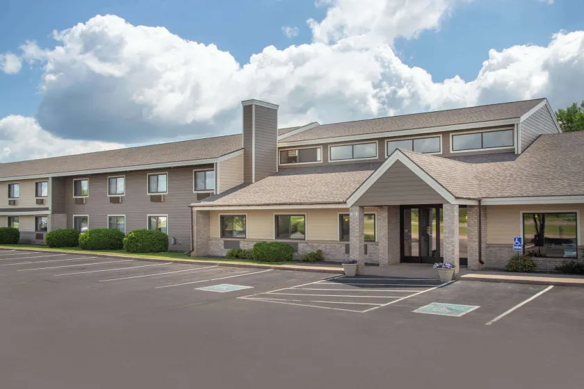 AmericInn by Wyndham Hayward - Image 1