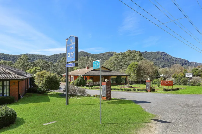 Golden Chain Country Plaza Motel Halls Gap - Image 1