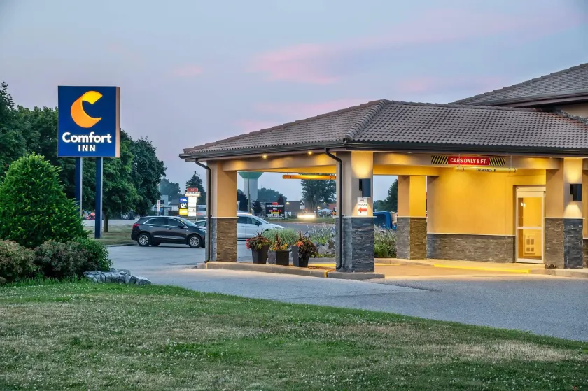 Comfort Inn Chatham - Image 1