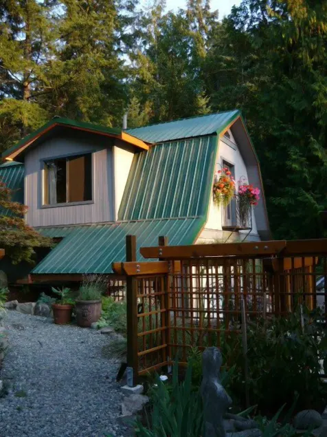 Salt Spring Carriage House B&B - Image 1