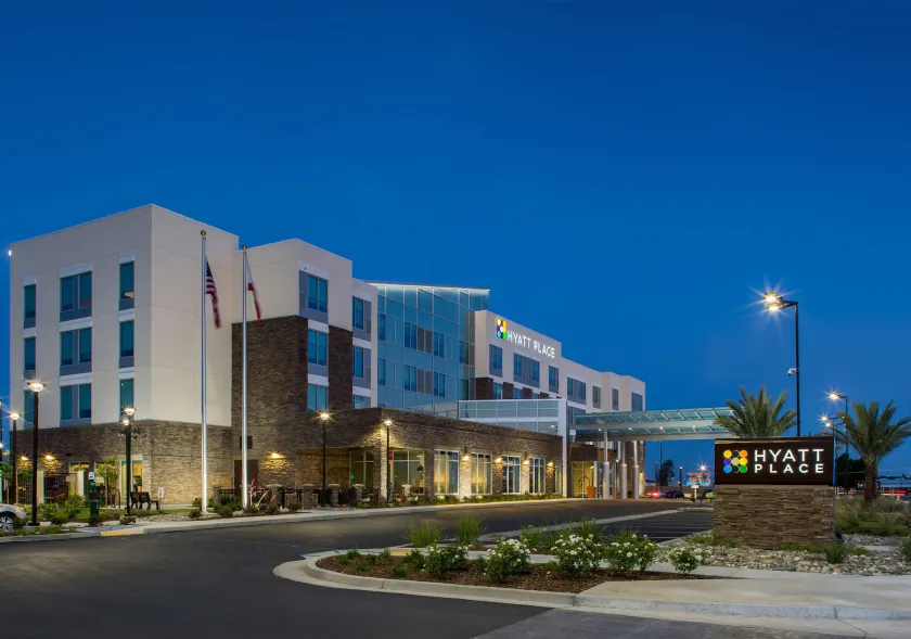 Hyatt Place Delano - Image 1