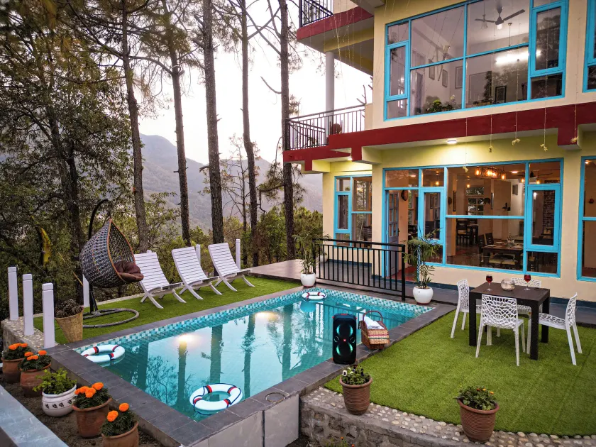 Rainbow Resorts - Image 1