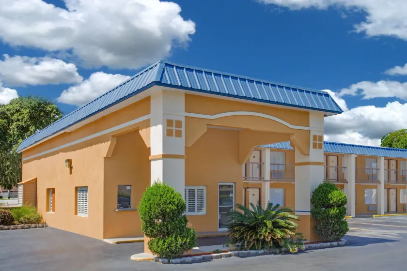 Super 8 by Wyndham Port Royal/Beaufort - Image 1