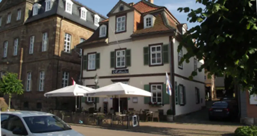 Alte Schlosskurve Hotel & Restaurant  - Image 1