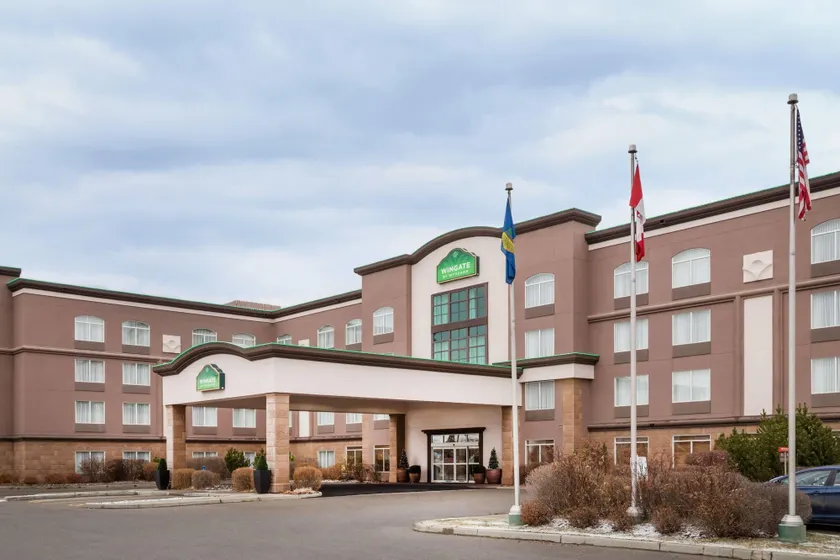 Wingate by Wyndham Calgary South - Image 1