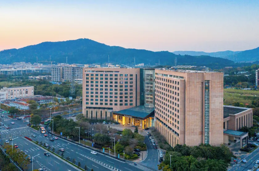 Swissôtel Guangzhou - Image 1