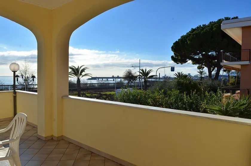 Residence Villa Carmen fronte mare a 50 mt - Image 1