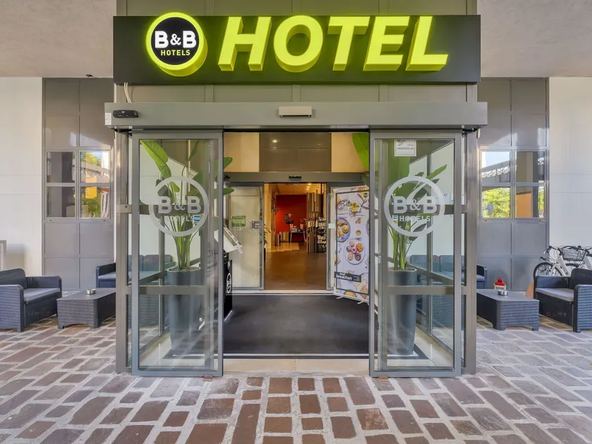B&B Hotel Cremona - Image 1