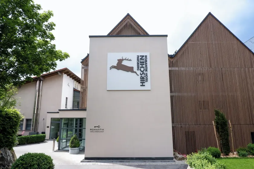 Romantik Hotel Hirschen - Image 1