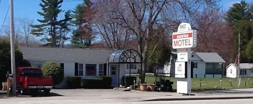 Sunrise Motel - Image 1