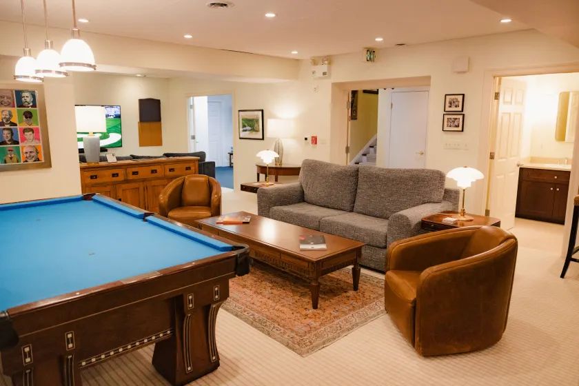 Oakmont Inn - Image 1