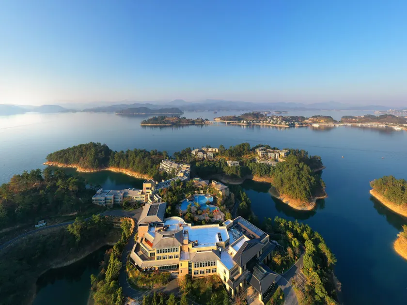 Bright QiandaoLake Resort - Image 1