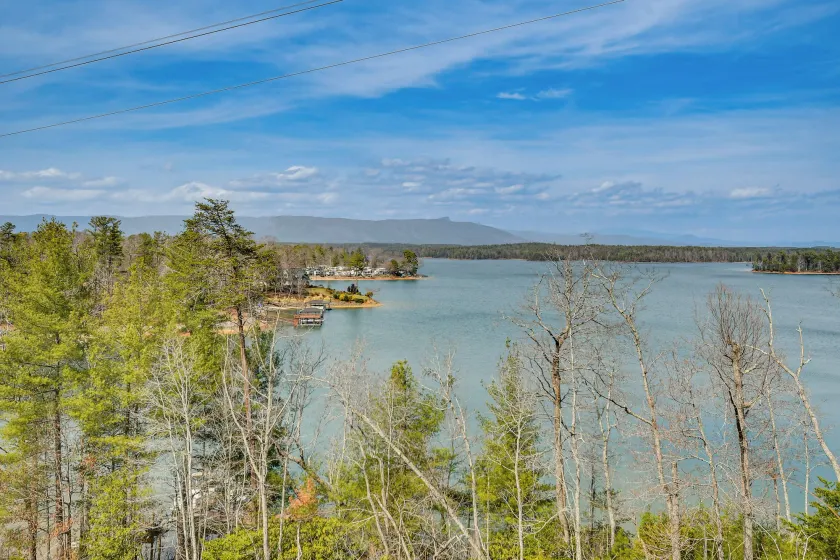 Steps to Private Beach! Family Home on Lake James - Image 1