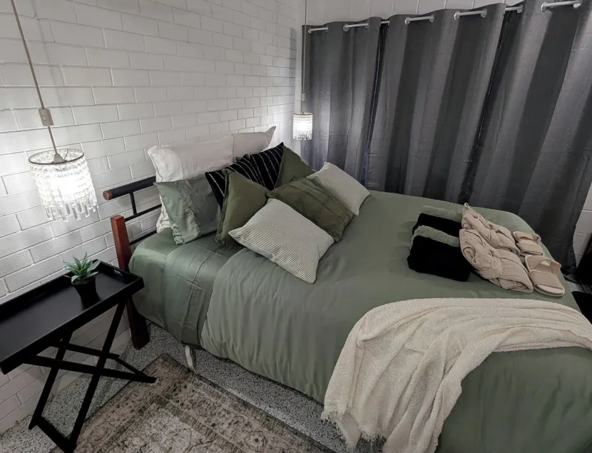 Peaceful, Modern, LowToxic, Bfast included - Image 1