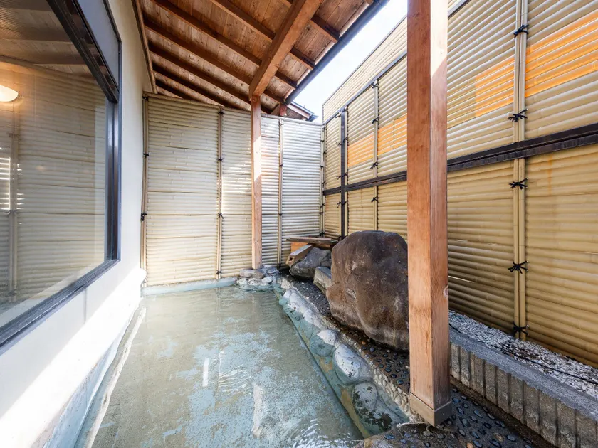 Fuji Sakura Onsen Ryokan - Image 1