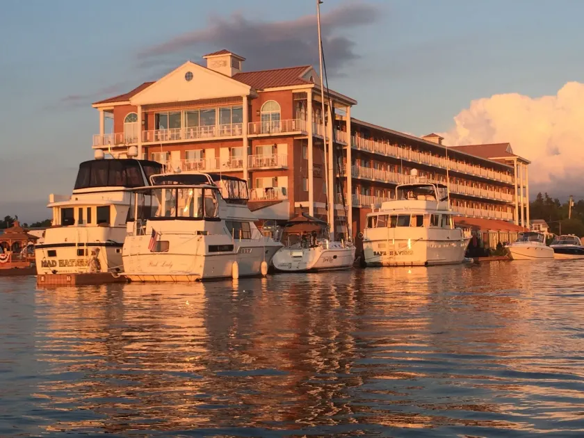 Riveredge Resort - Image 1