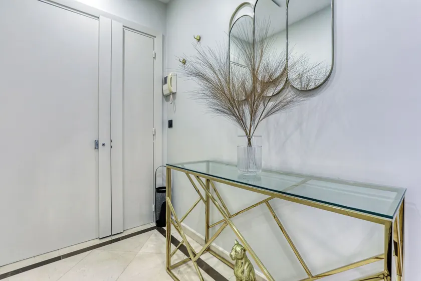 Montaigne Executive Suite - Indgang