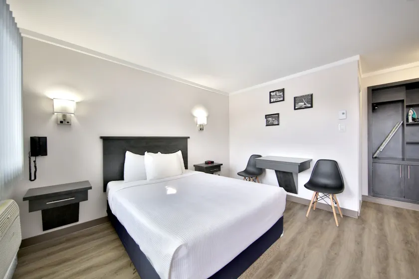 Motel Newstar Laval - Image 1