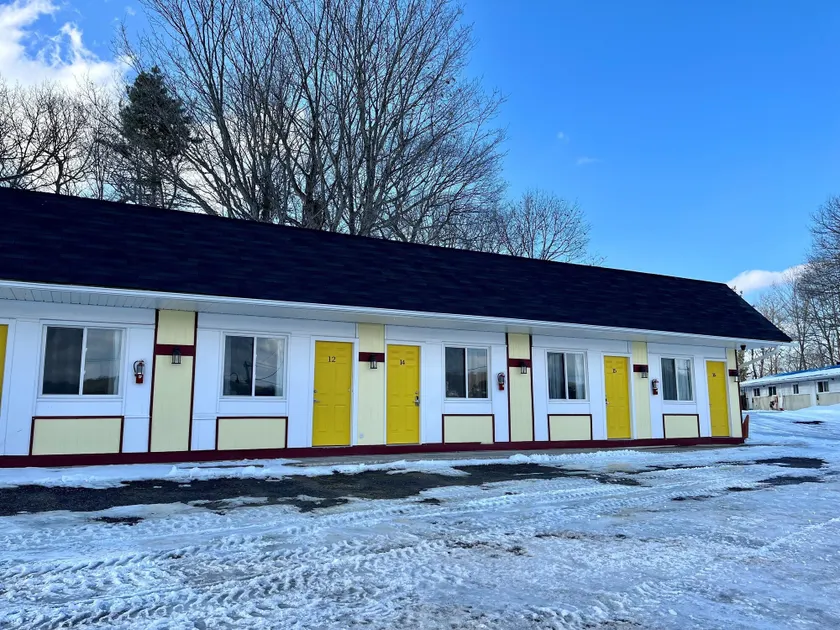 Skyland Motel Inn & Suites - Image 1
