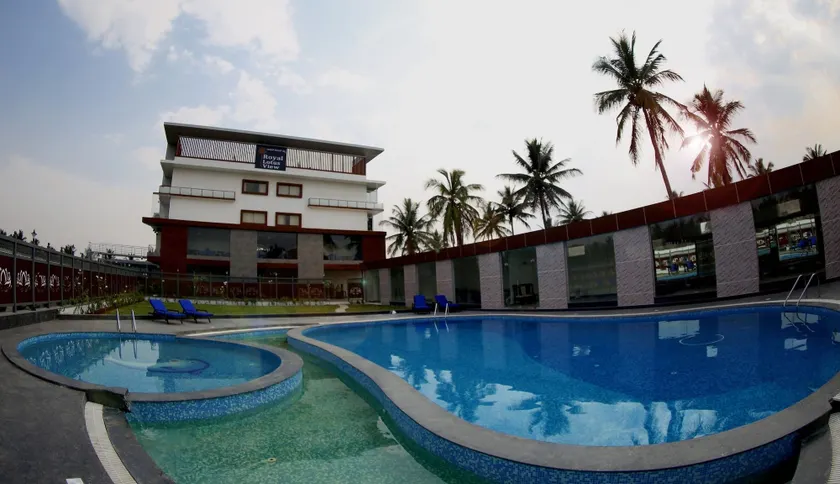 Royal Lotus View Resotel - Image 1