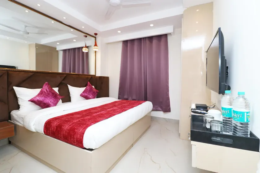Hotel Leo Saffron - Image 1