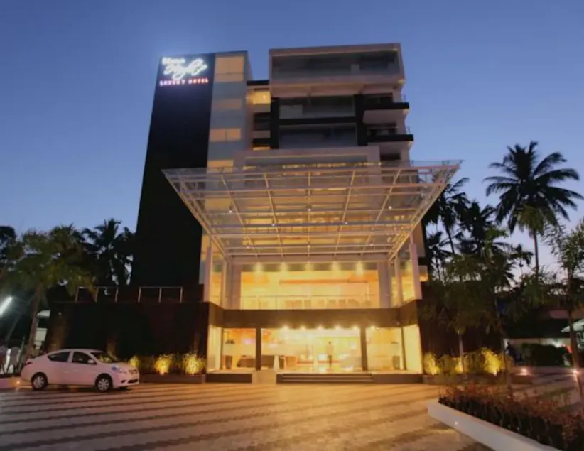 Diana Heights Luxury Hotel - Image 1
