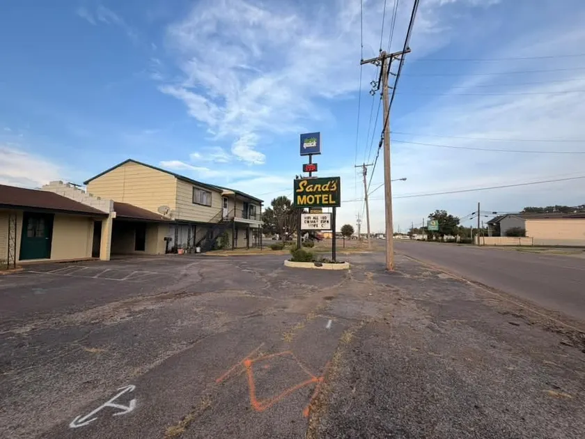 Sands Motel West Helena US 49 AR - Image 1