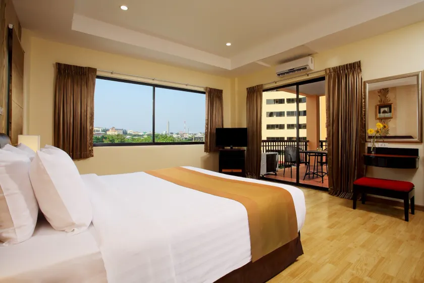 Nova Park Hotel Pattaya - Image 1