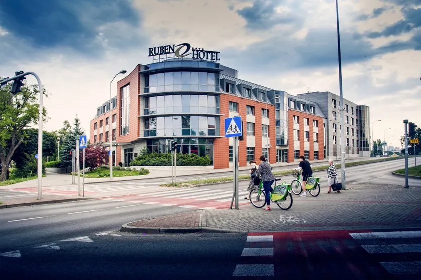 Ruben Hotel Zielona Góra - Image 1