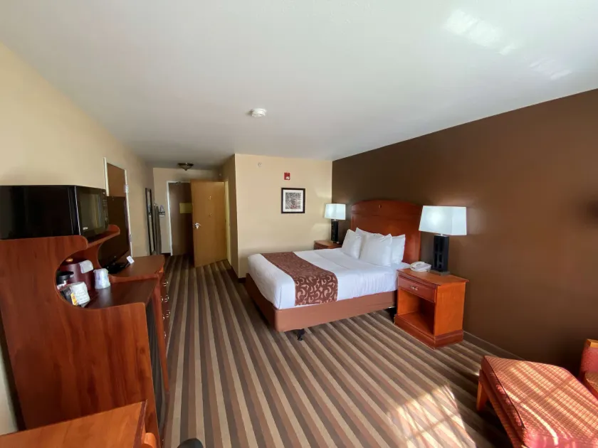 Best Western Manhattan Inn - Image 1