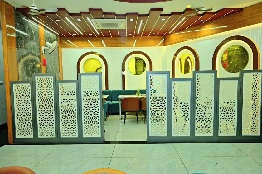 Gehlot Paradise Hotel - Lobby